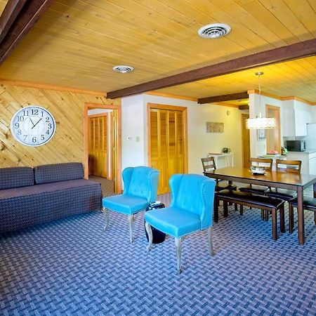 Sitzmark Sports Lodge เรดริเวอร์ ภายนอก รูปภาพ