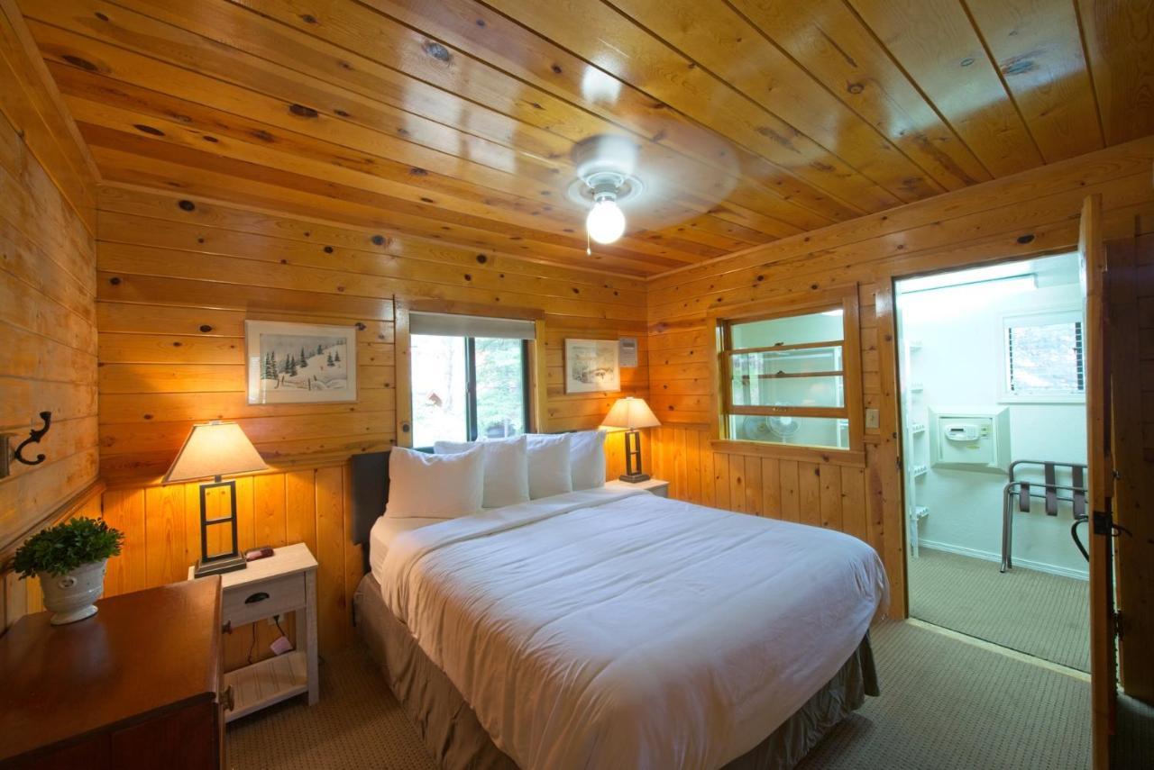 Sitzmark Sports Lodge เรดริเวอร์ ภายนอก รูปภาพ