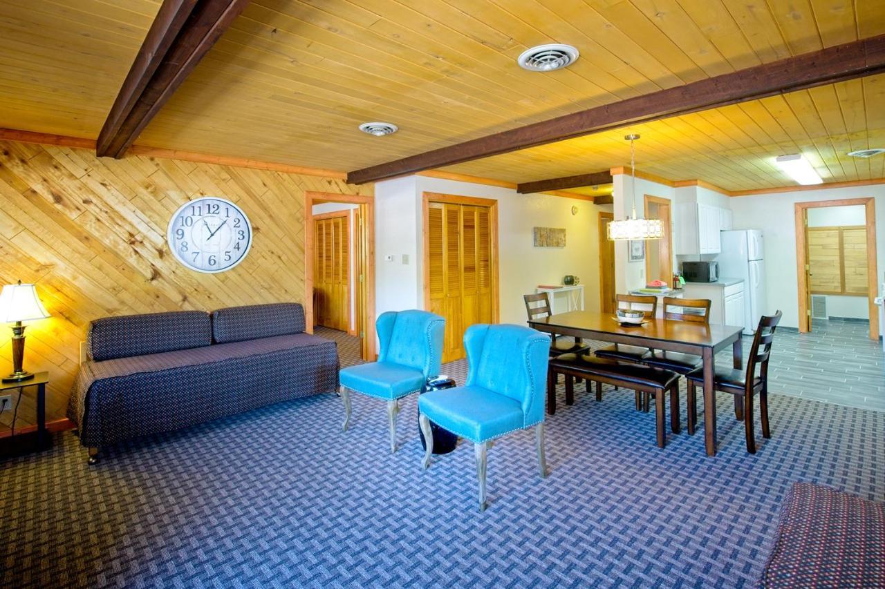 Sitzmark Sports Lodge เรดริเวอร์ ภายนอก รูปภาพ