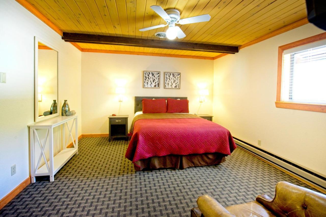Sitzmark Sports Lodge เรดริเวอร์ ภายนอก รูปภาพ