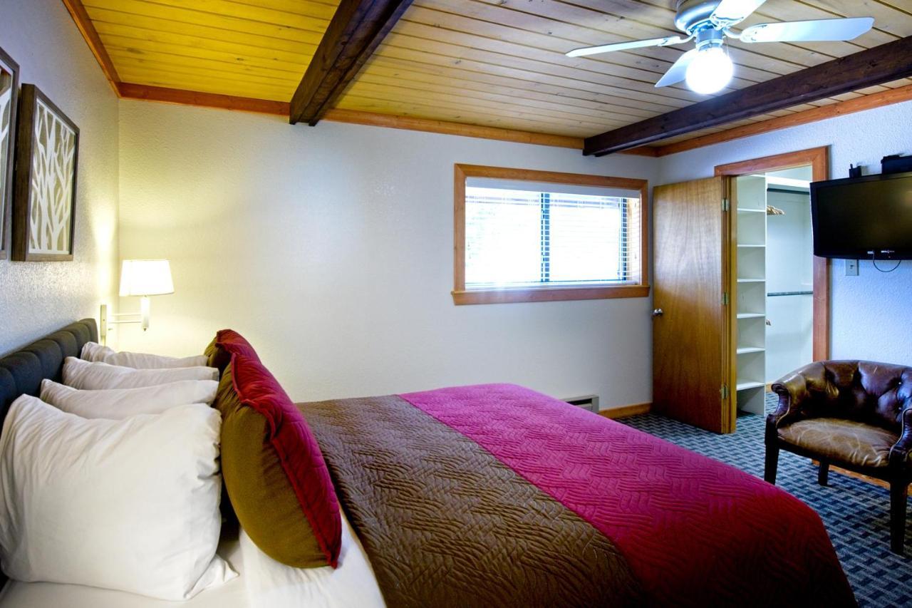 Sitzmark Sports Lodge เรดริเวอร์ ภายนอก รูปภาพ
